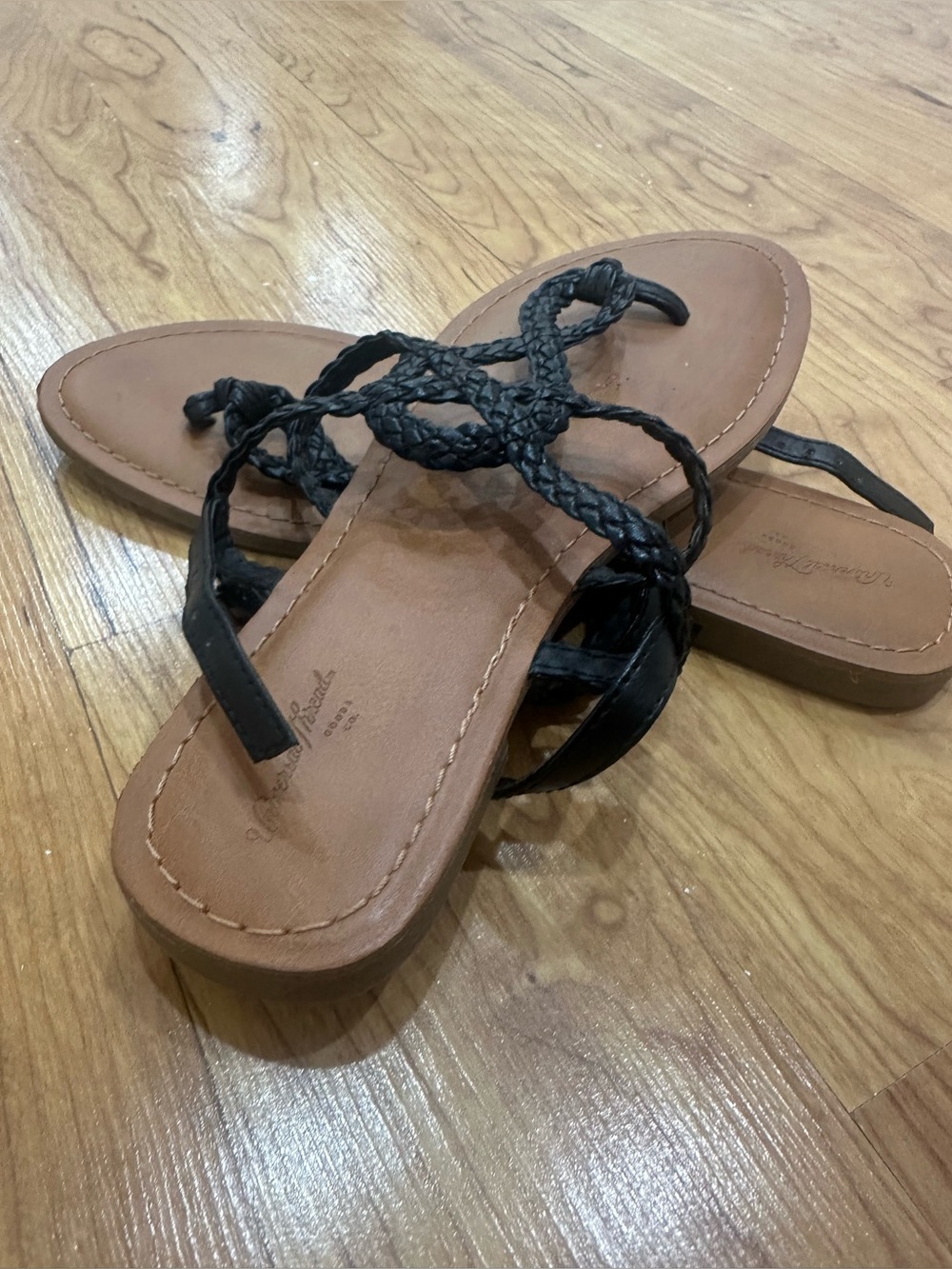 Universal Thread Black Braided Leather Toe-Post Sandals